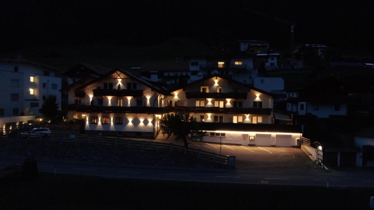 Alpen Gasthof Apartments Hohe Burg Trins Exterior photo