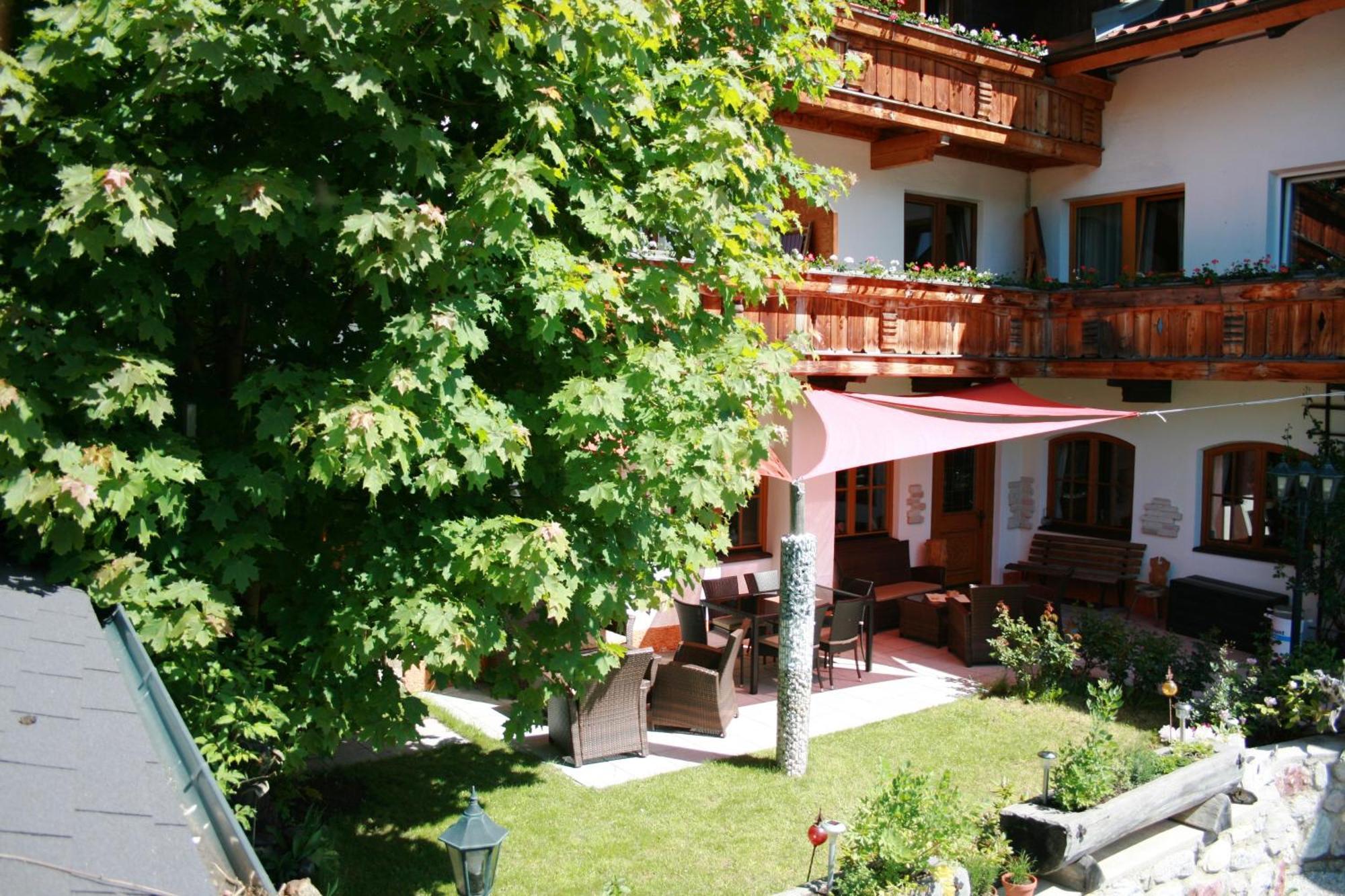 Alpen Gasthof Apartments Hohe Burg Trins Exterior photo