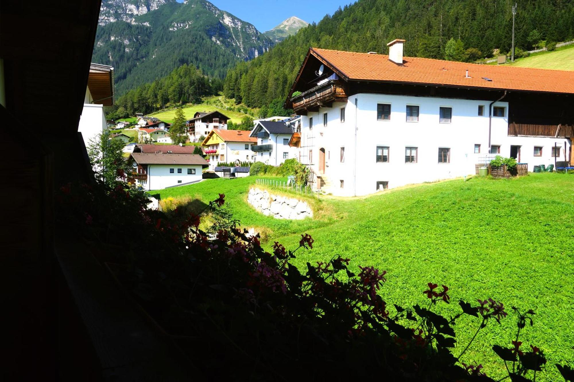 Alpen Gasthof Apartments Hohe Burg Trins Exterior photo